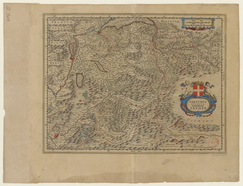 Carte ancienne du duché de Savoie, gravée et coloriée : le lac Léman au nord, la Bresse à l’ouest, le Dauphiné au sud, le Piémont à l’est, et un cartouche aux armes de Savoie