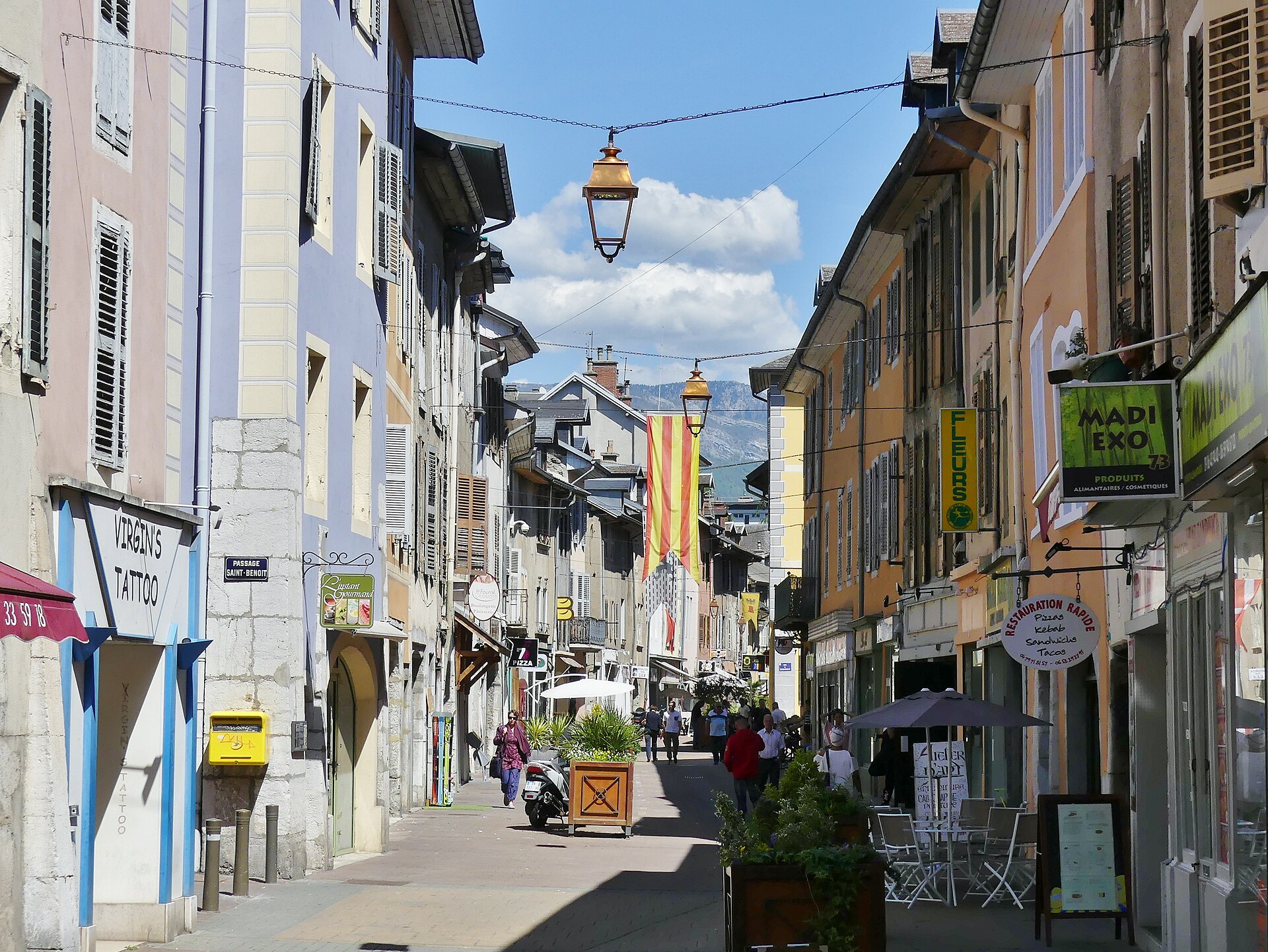 La rue du faubourg Montmélian à Chambéry, ancienne route vers l’Italie