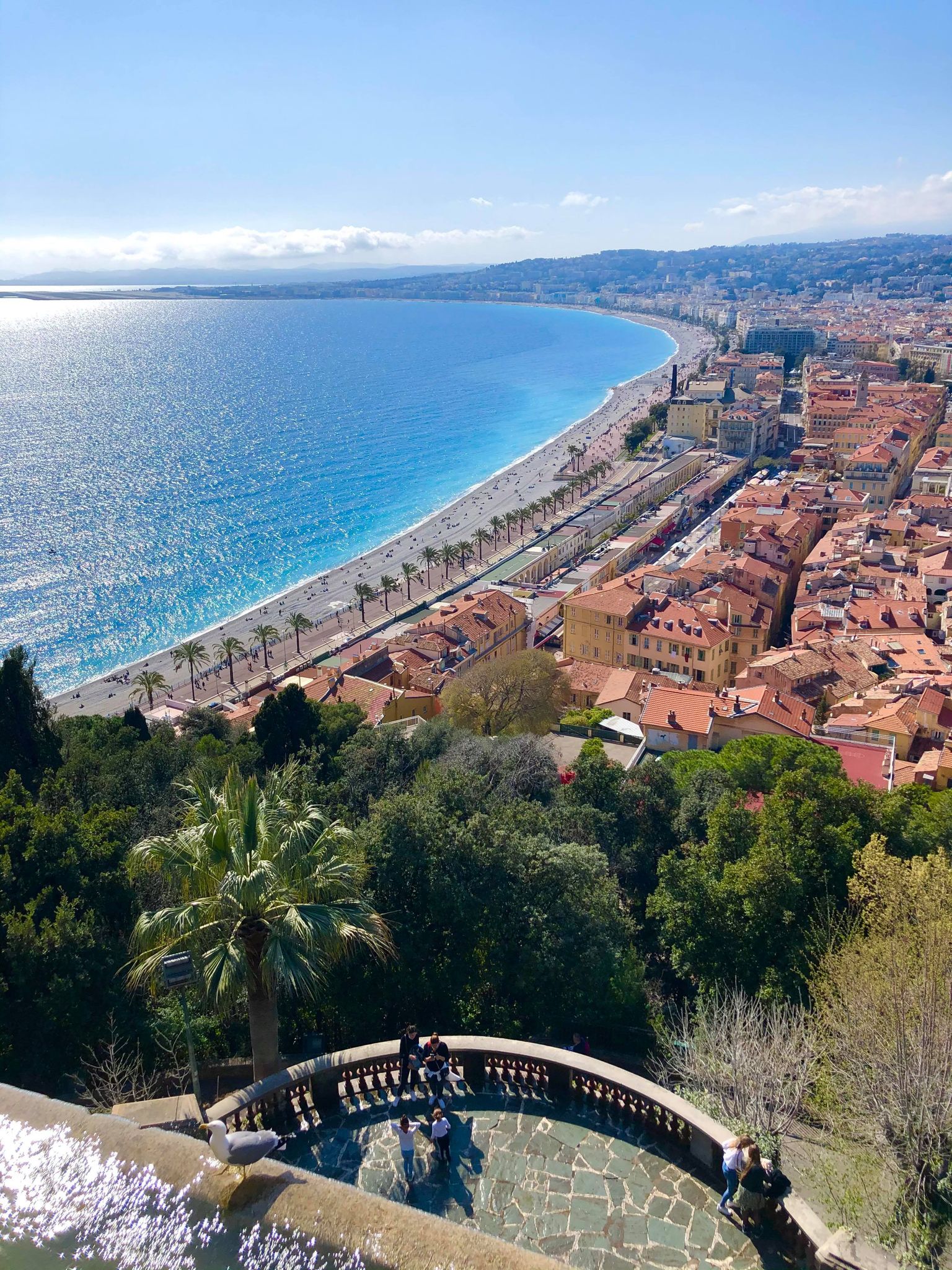 La baie des Anges à Nice, vue depuis la colline du château
